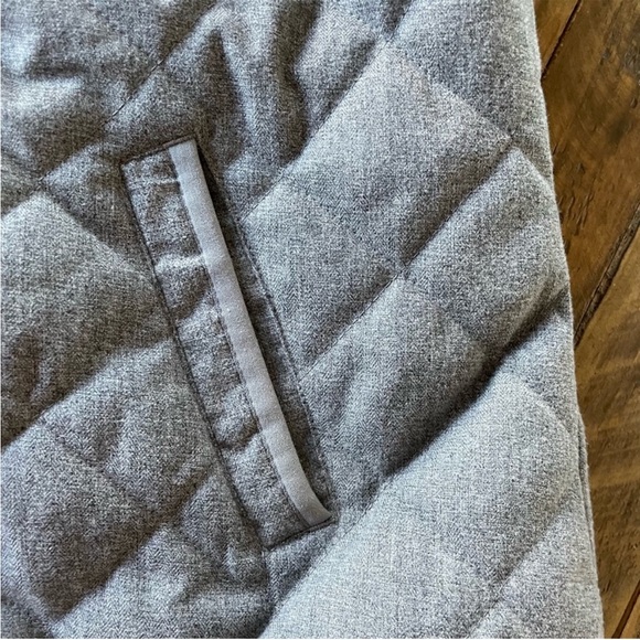 Old Navy Vest Gray Quilted Women’s Size Medium - Picture 6 of 10